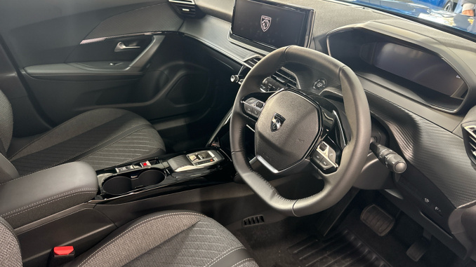 Peugeot 2008 115kW Allure 54kWh 5dr Auto Electric Estate - Image 11